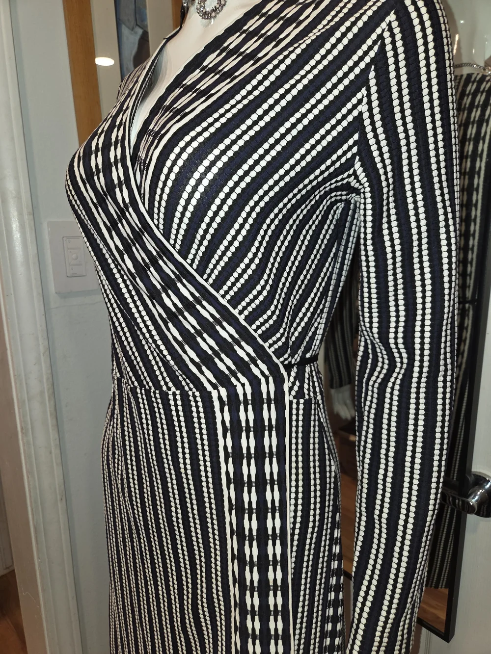 Tory Burch Elegant Black and White Striped Faux-Wrap Long Sleeve Dress Sz M